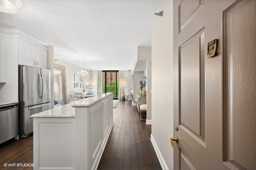 55 W Delaware Place Unit: 418
