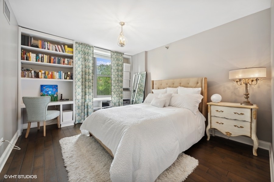 55 W Delaware Place Unit: 418