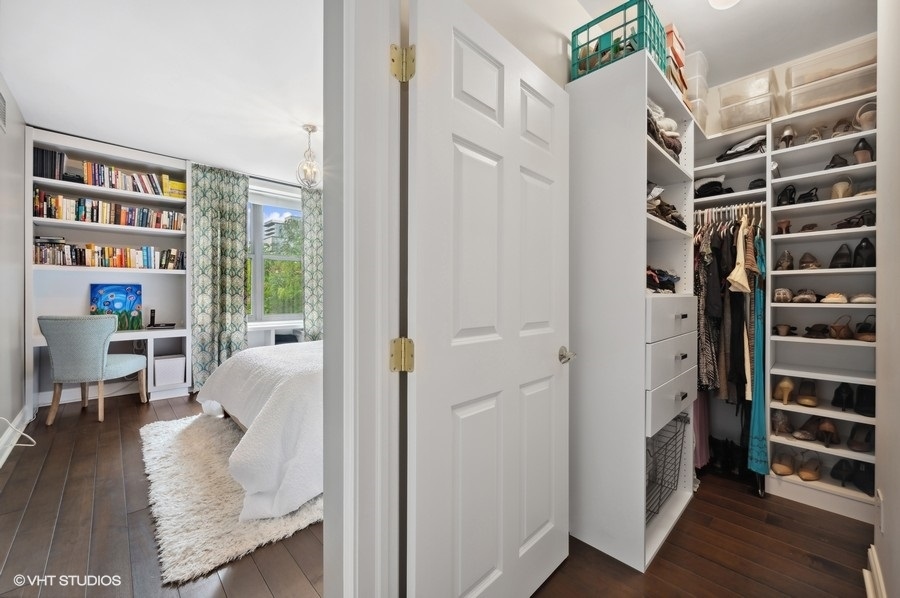 55 W Delaware Place Unit: 418