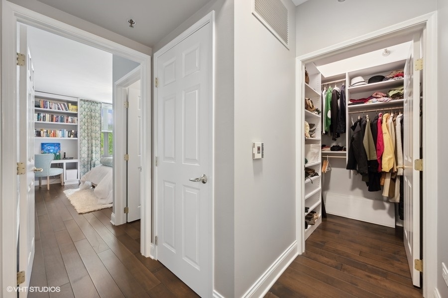 55 W Delaware Place Unit: 418