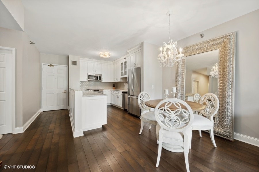 55 W Delaware Place Unit: 418