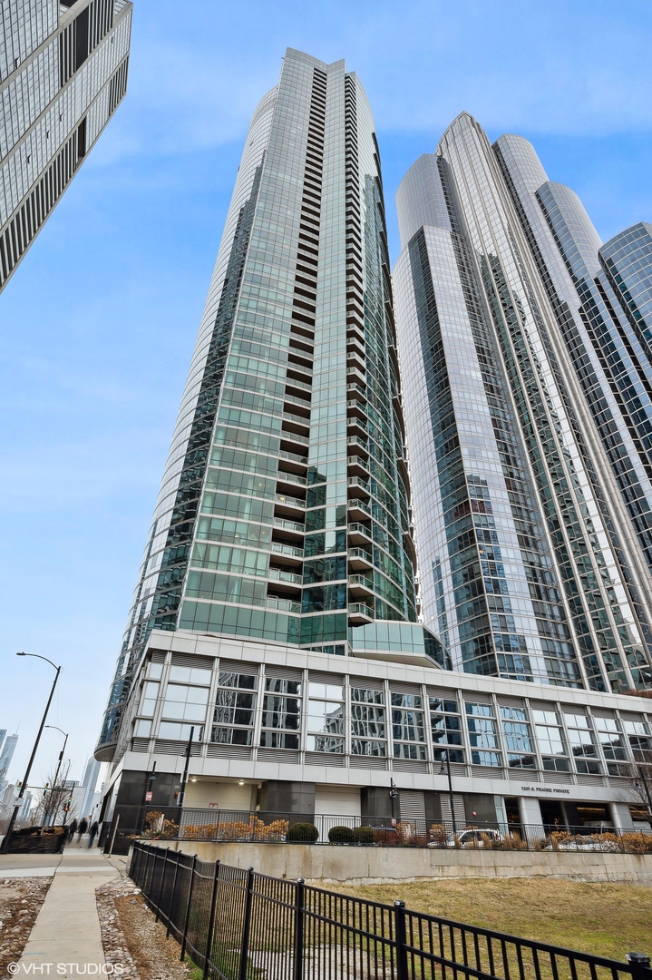 1201 S Prairie Avenue Unit: 4501