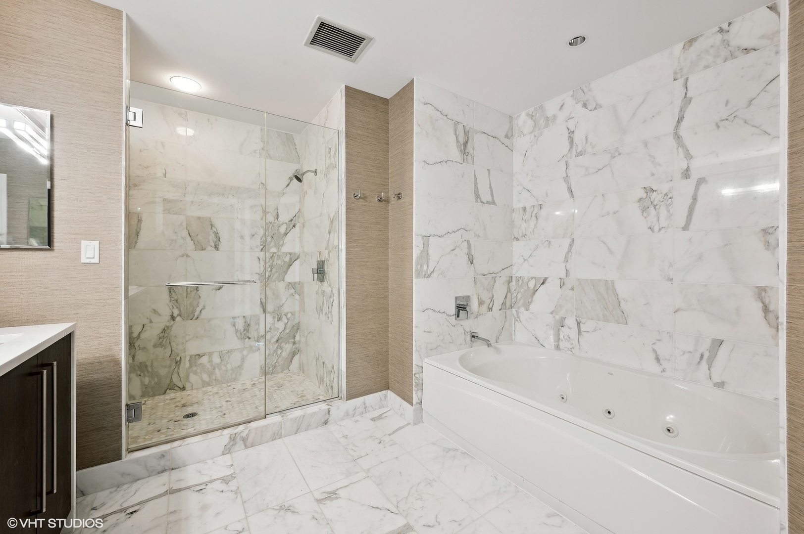1201 S Prairie Avenue Unit: 4501