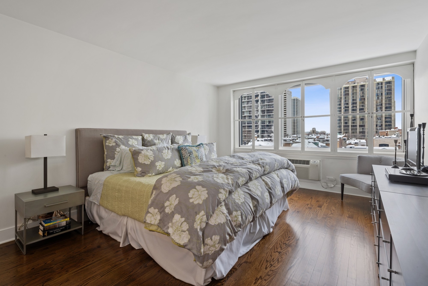 1440 N Lake Shore Drive Unit: 7E