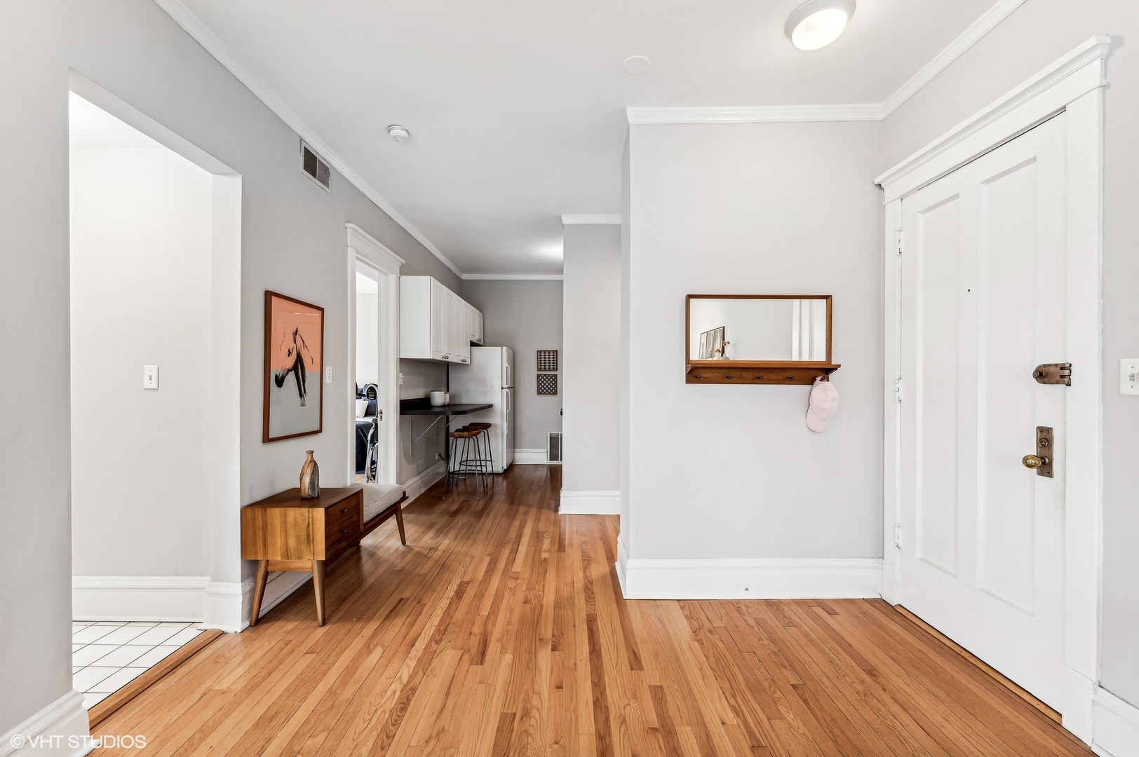 725 W Buckingham Place Unit: 2