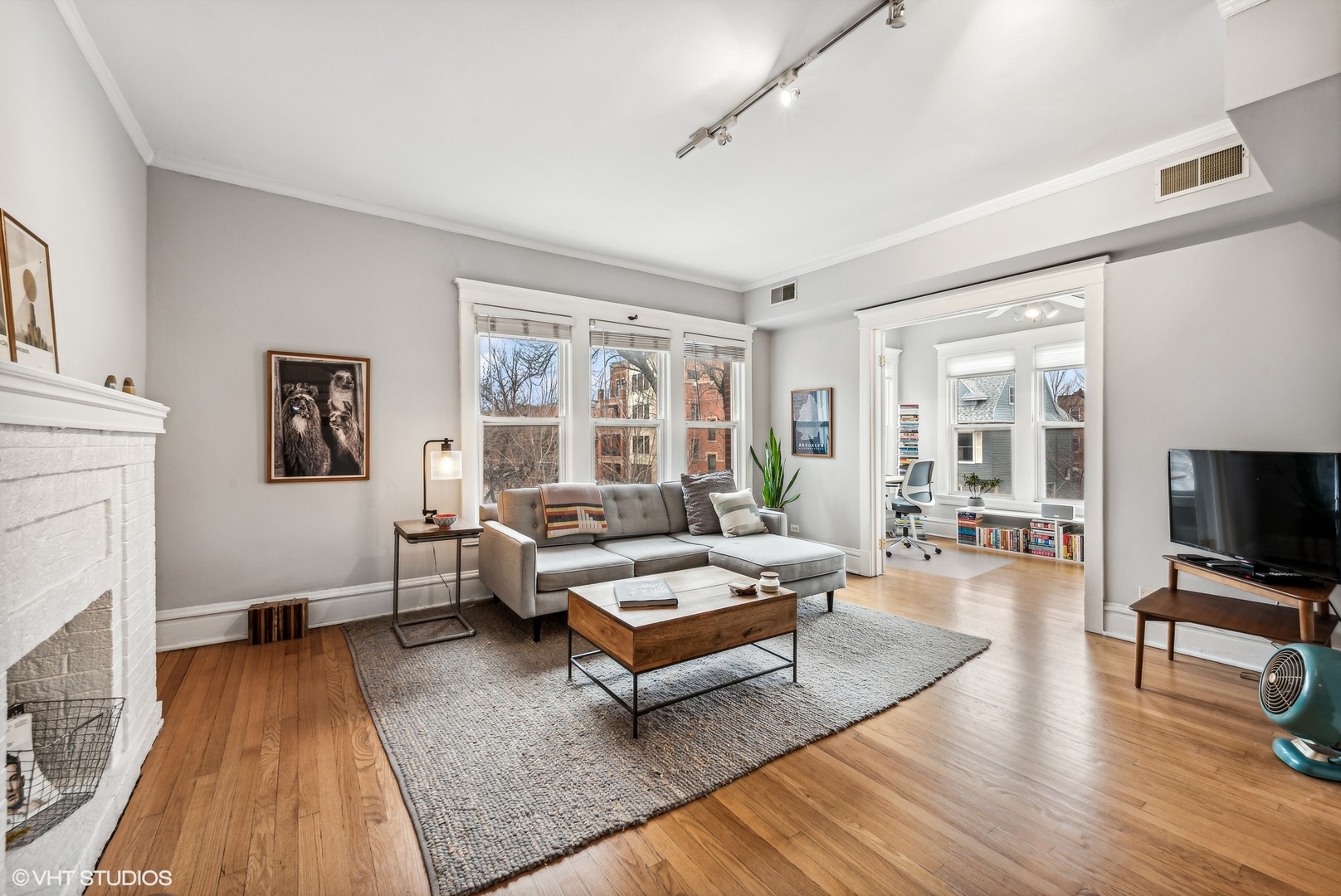 725 W Buckingham Place Unit: 2