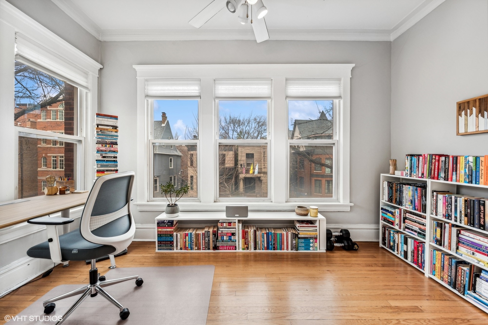 725 W Buckingham Place Unit: 2