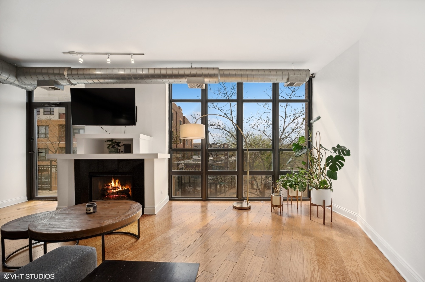 4020 N Damen Avenue Unit: 202