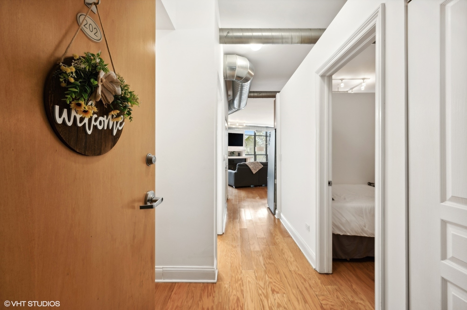 4020 N Damen Avenue Unit: 202