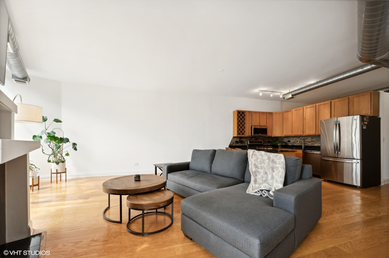 4020 N Damen Avenue Unit: 202