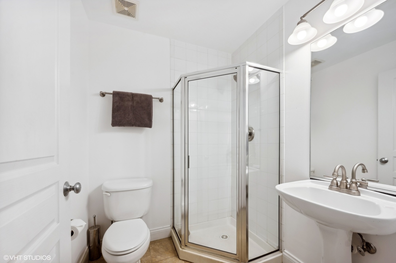 4020 N Damen Avenue Unit: 202