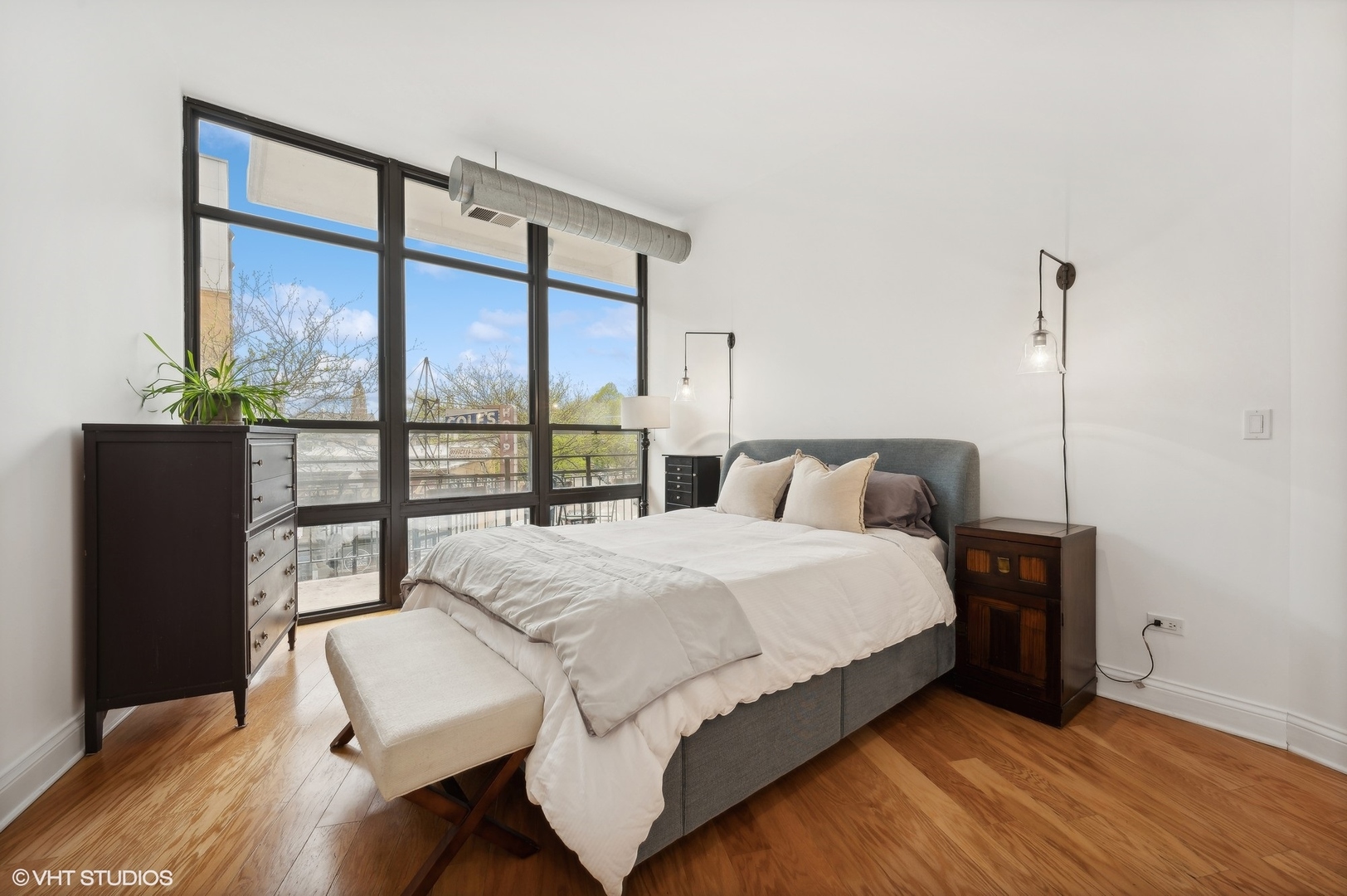 4020 N Damen Avenue Unit: 202