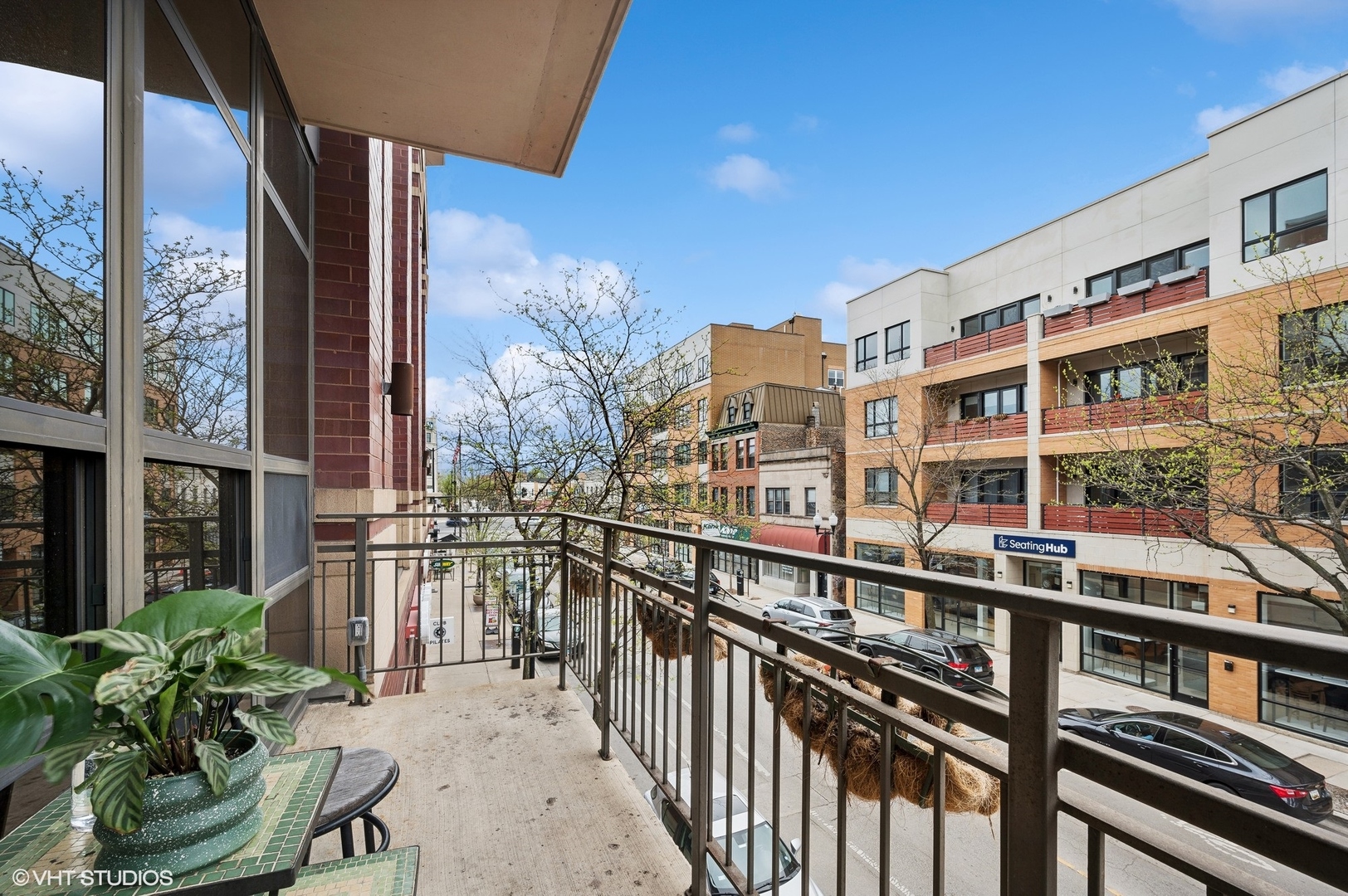 4020 N Damen Avenue Unit: 202