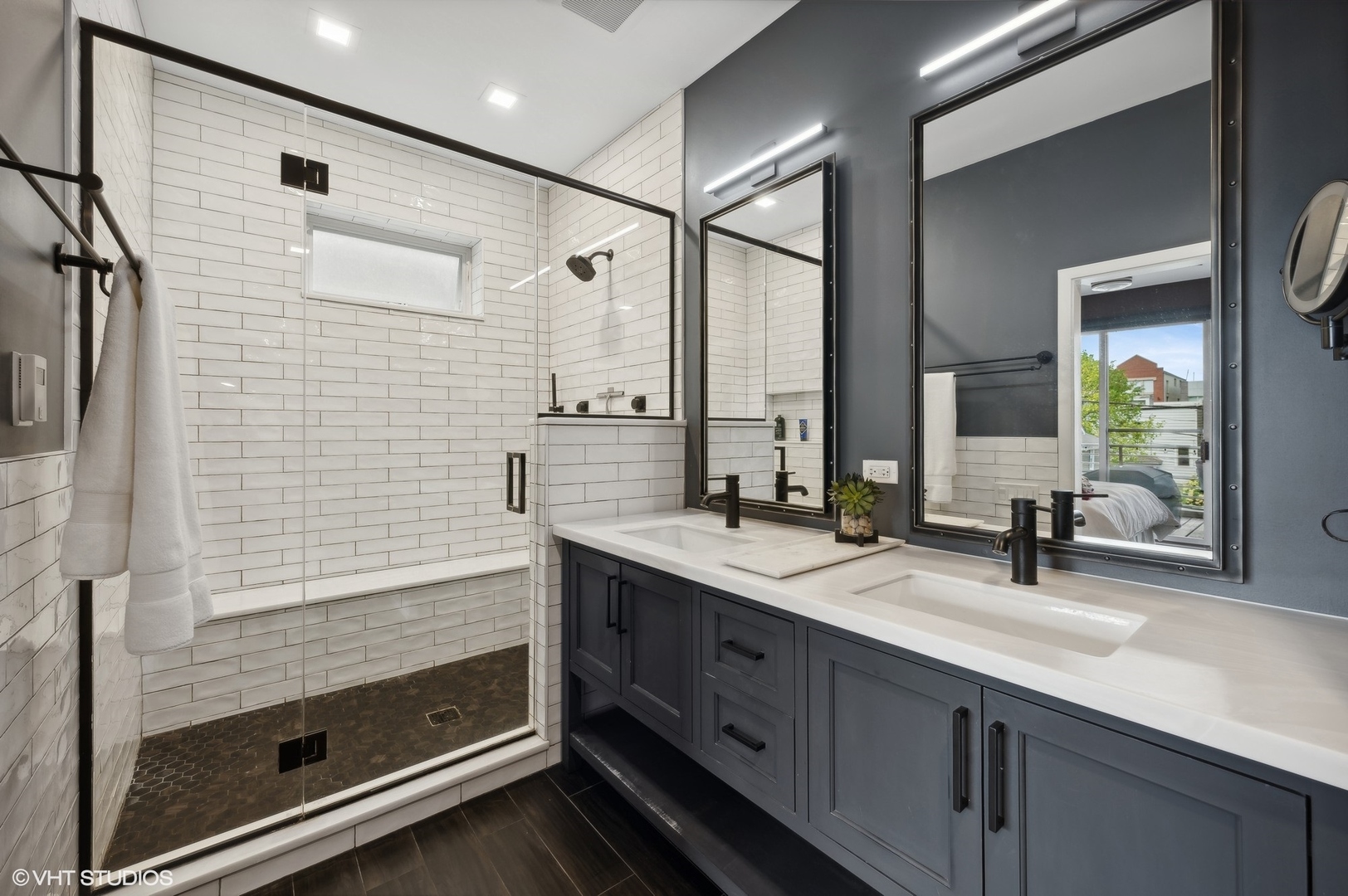 1645 W Ontario Street Unit: 1E