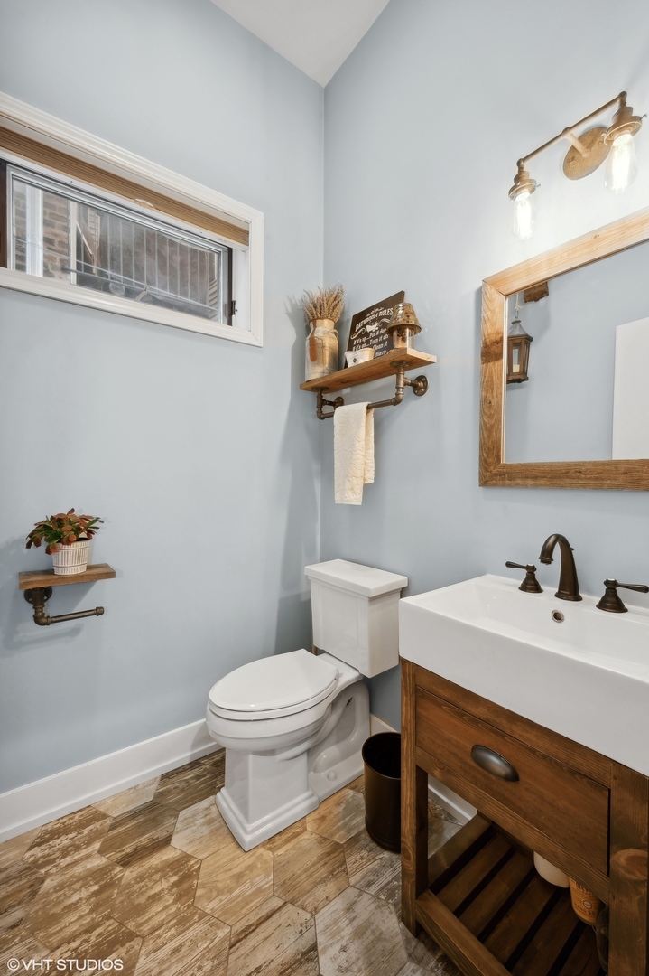 1645 W Ontario Street Unit: 1E