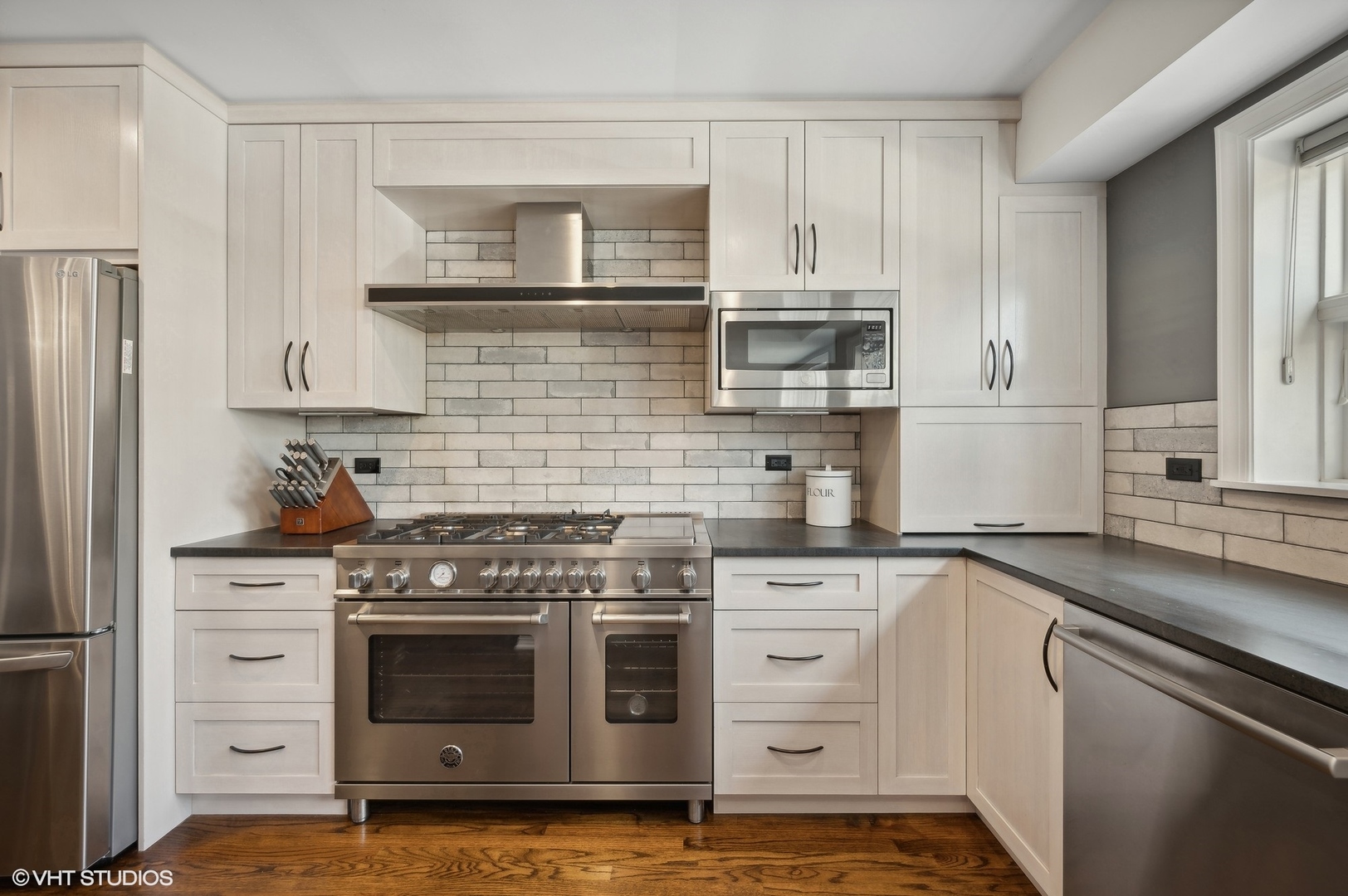 1645 W Ontario Street Unit: 1E