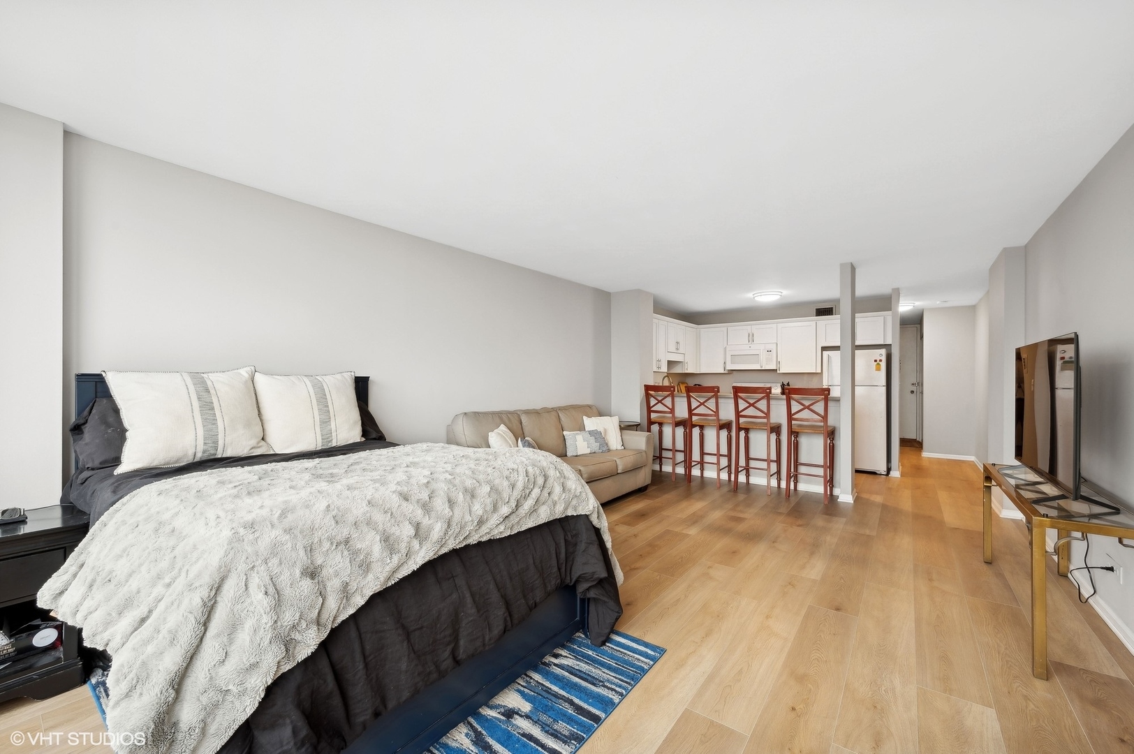 1636 N Wells Street Unit: 1712
