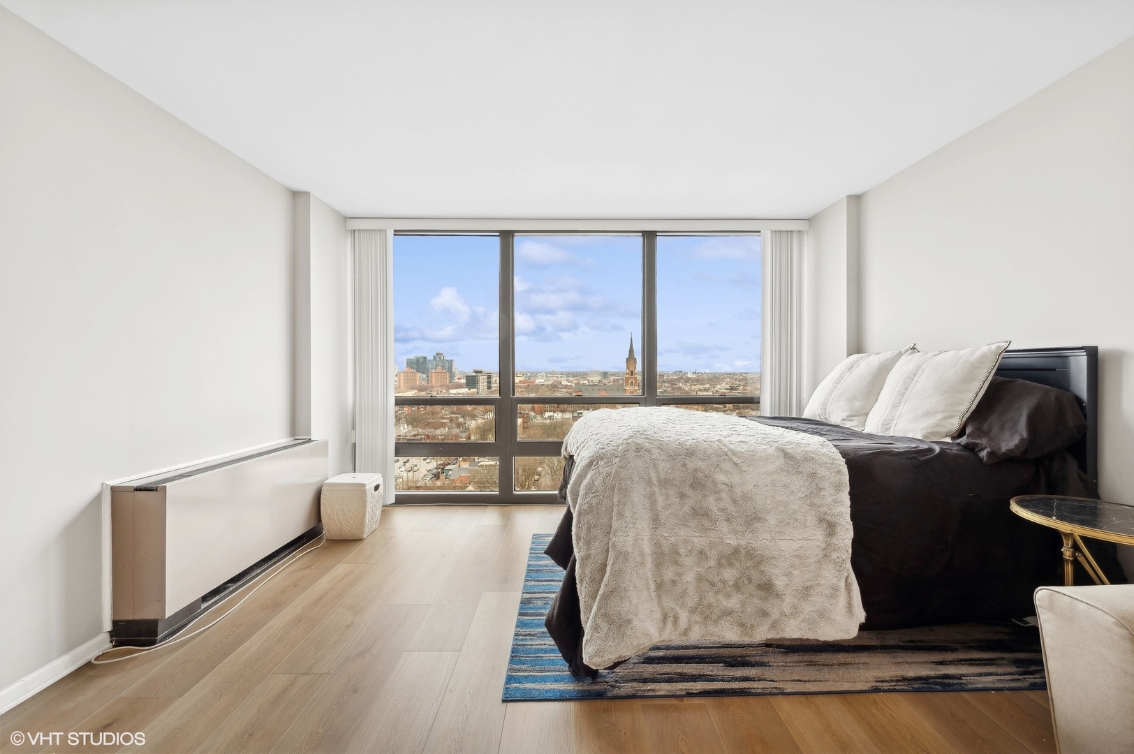 1636 N Wells Street Unit: 1712