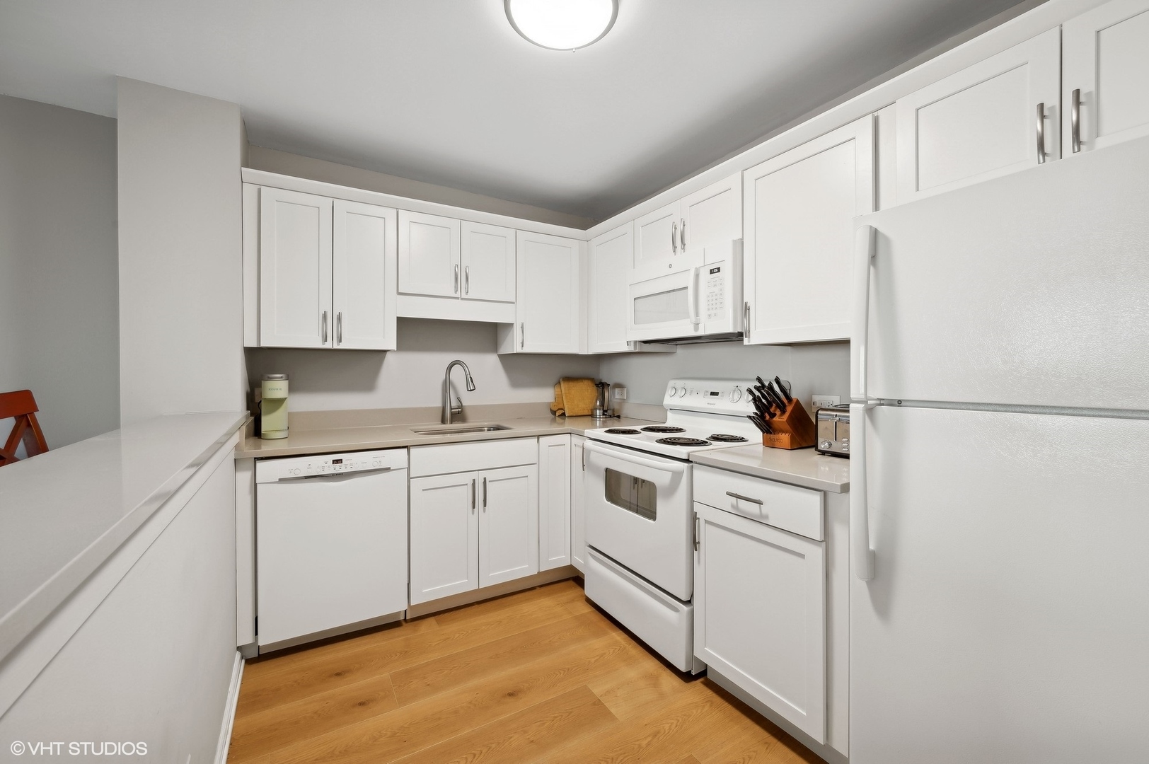 1636 N Wells Street Unit: 1712