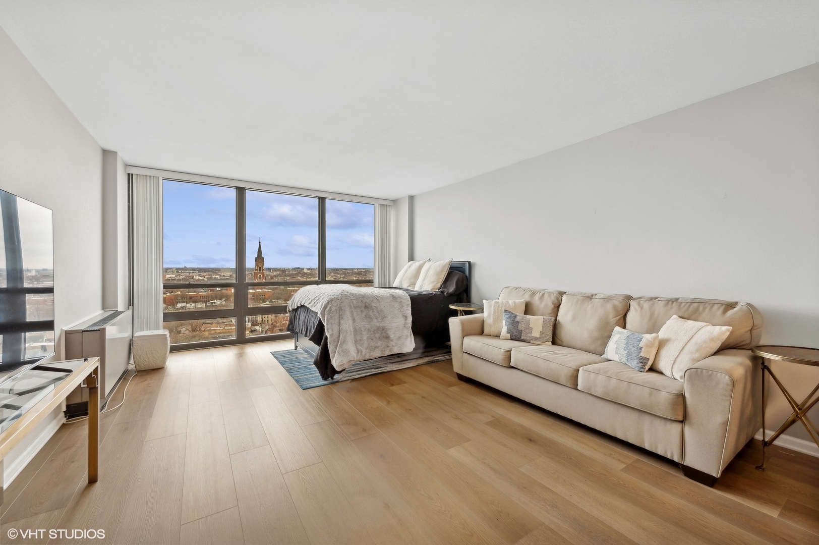 1636 N Wells Street Unit: 1712