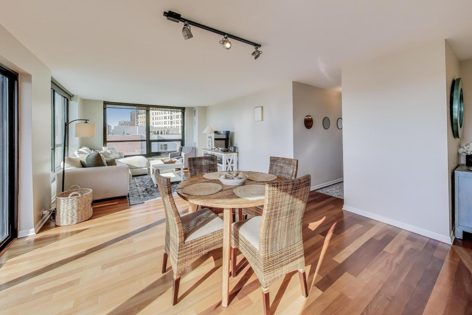 2020 N LINCOLN PARK WEST Unit: 7A