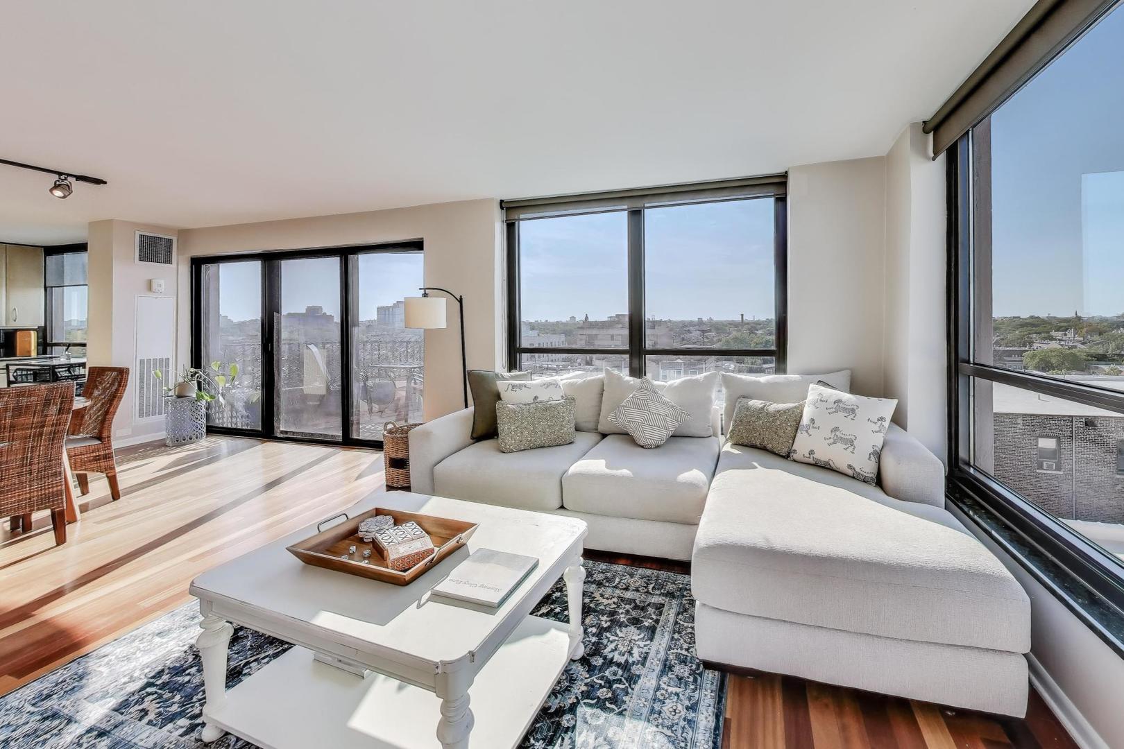 2020 N LINCOLN PARK WEST Unit: 7A