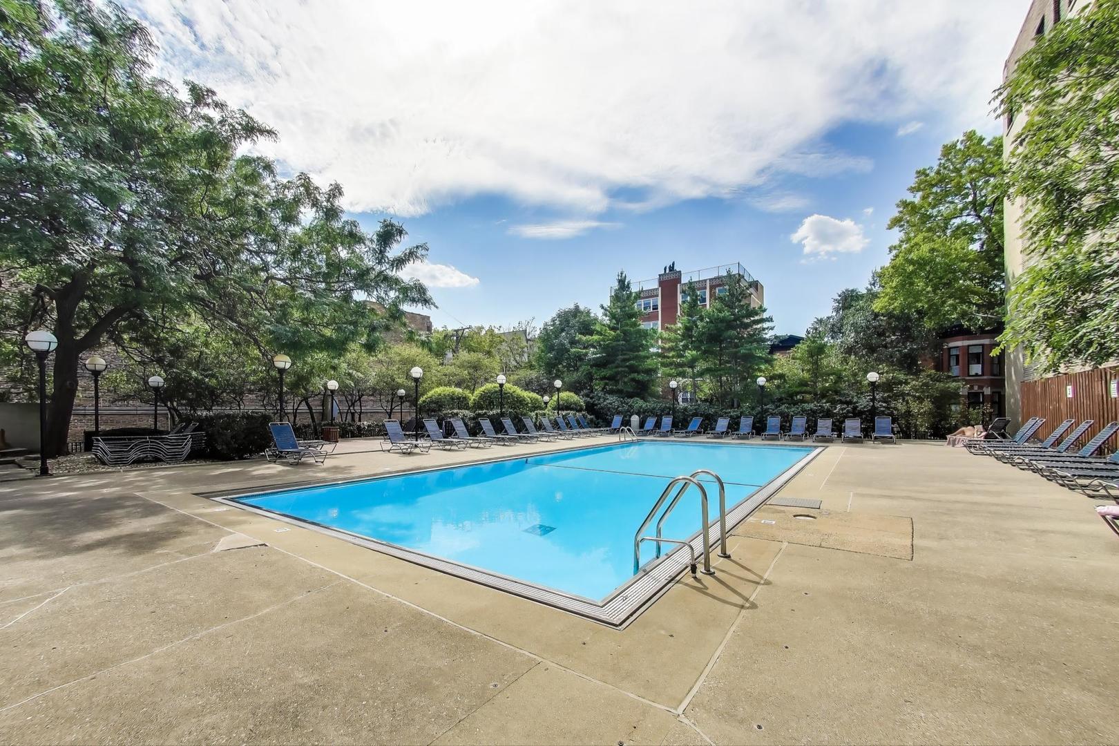 2020 N LINCOLN PARK WEST Unit: 7A