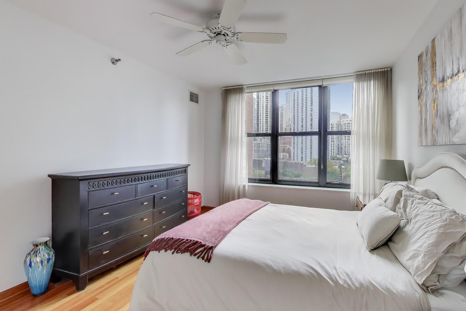 55 W DELAWARE Place Unit: 810
