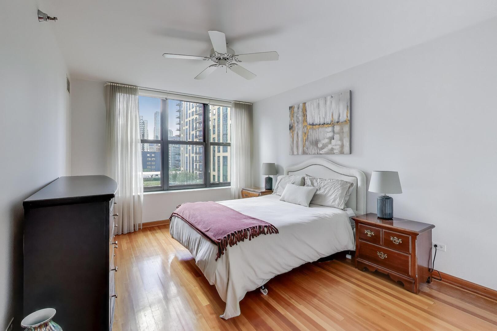 55 W DELAWARE Place Unit: 810