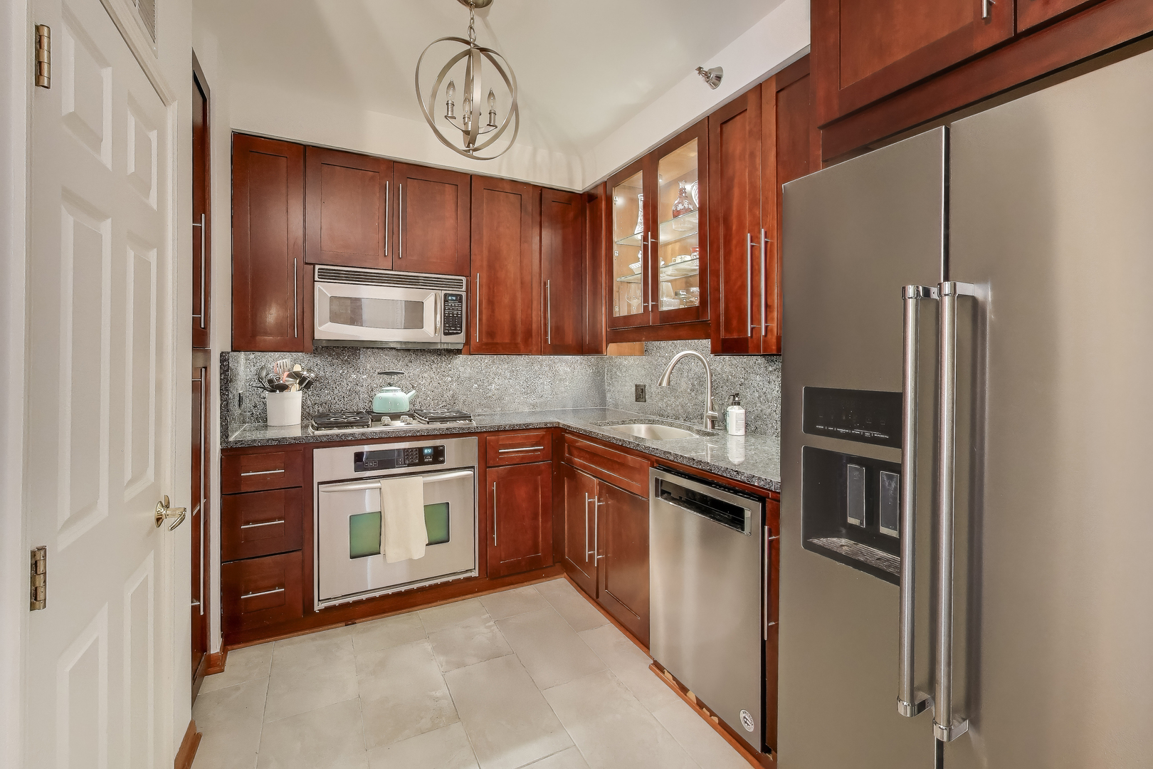 55 W DELAWARE Place Unit: 810