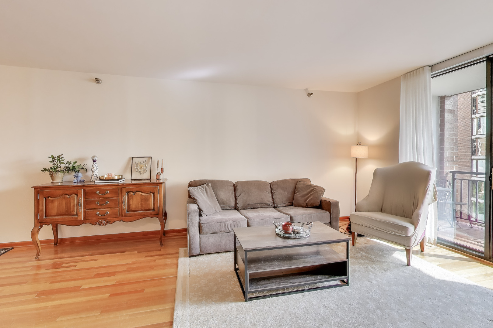 55 W DELAWARE Place Unit: 810
