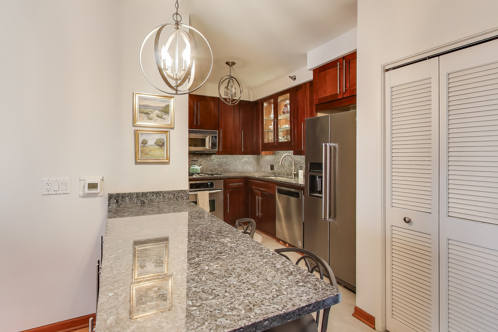 55 W DELAWARE Place Unit: 810