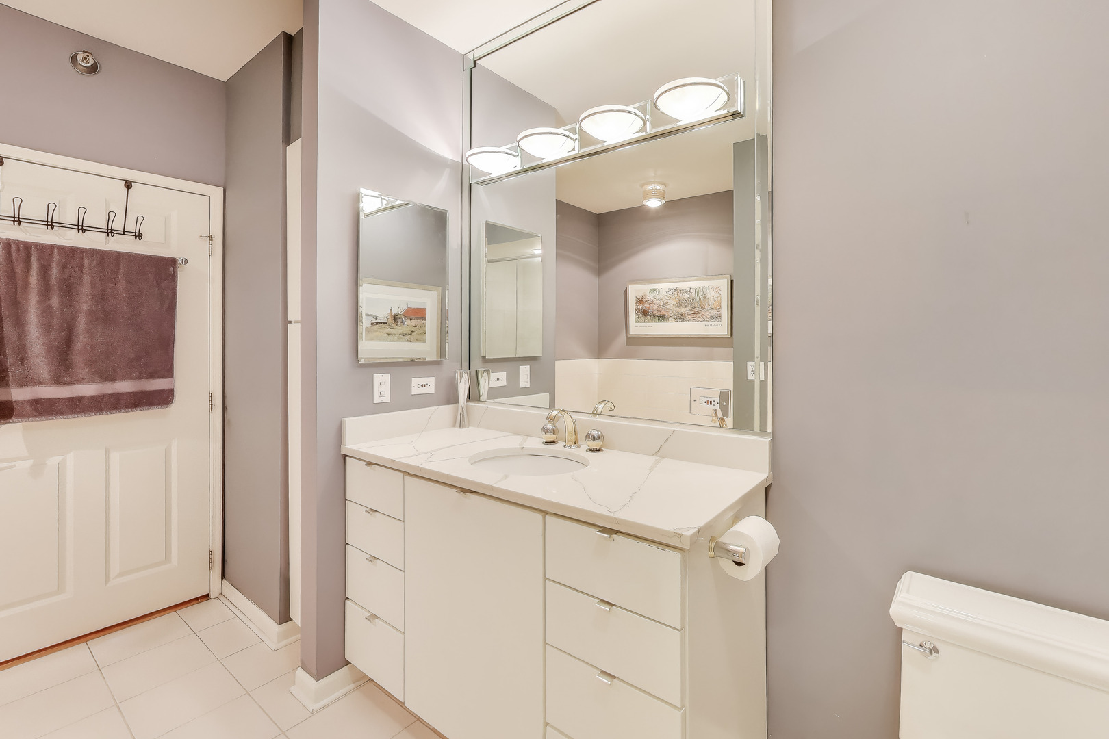 55 W DELAWARE Place Unit: 810