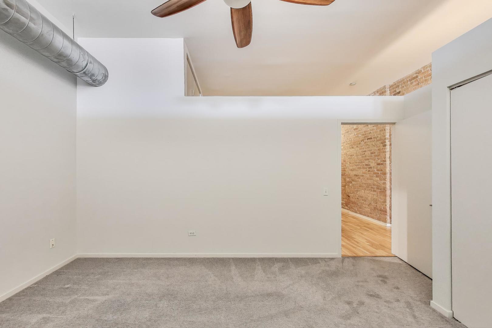 1631 S MICHIGAN Avenue Unit: 312