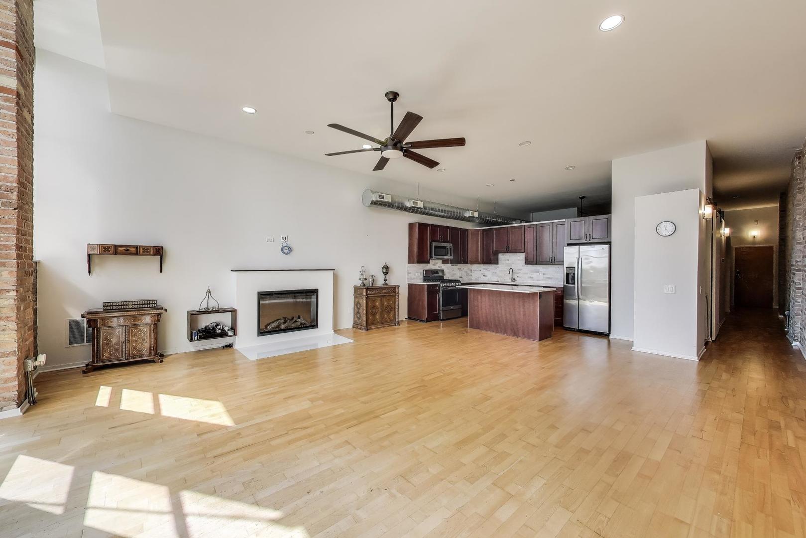 1631 S MICHIGAN Avenue Unit: 312