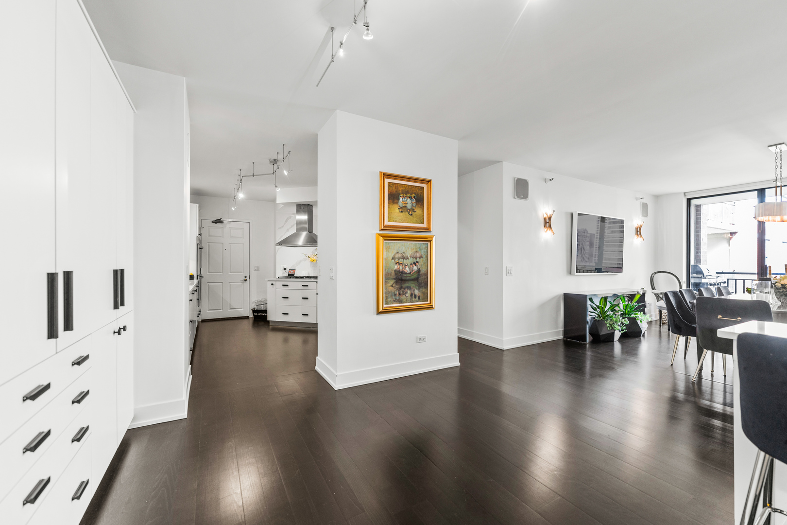 55 W Delaware Place Unit: 1011