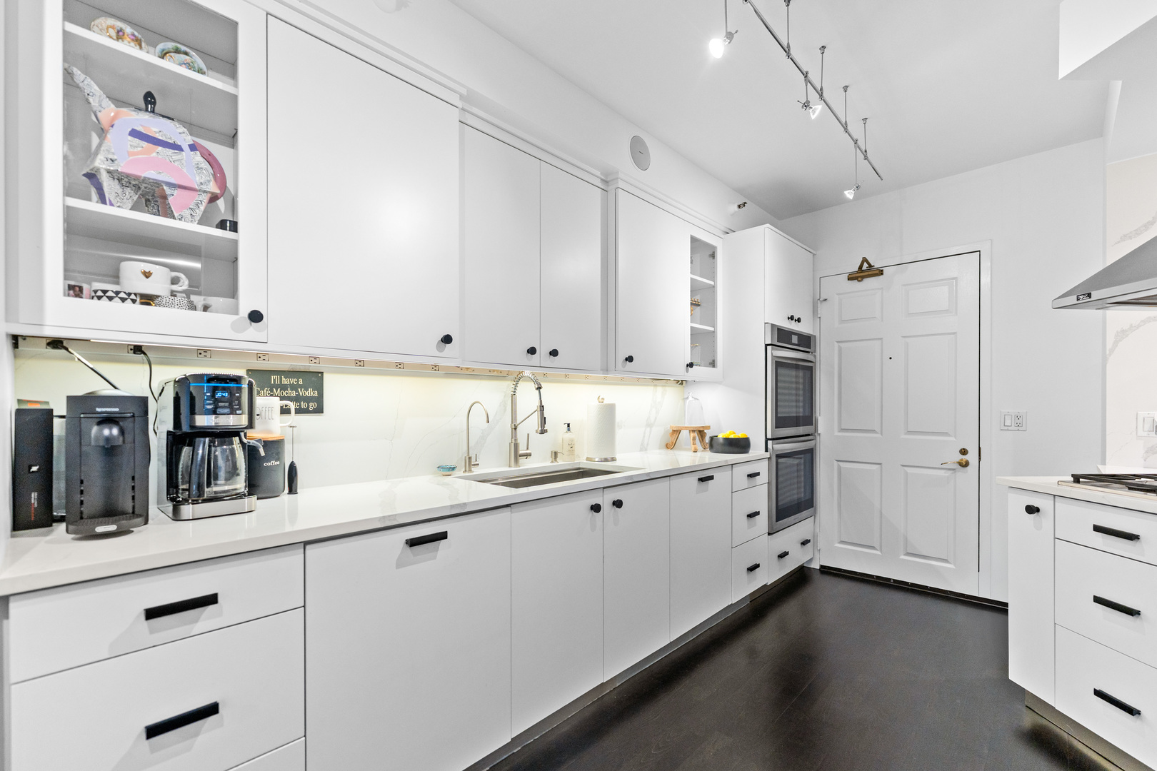 55 W Delaware Place Unit: 1011