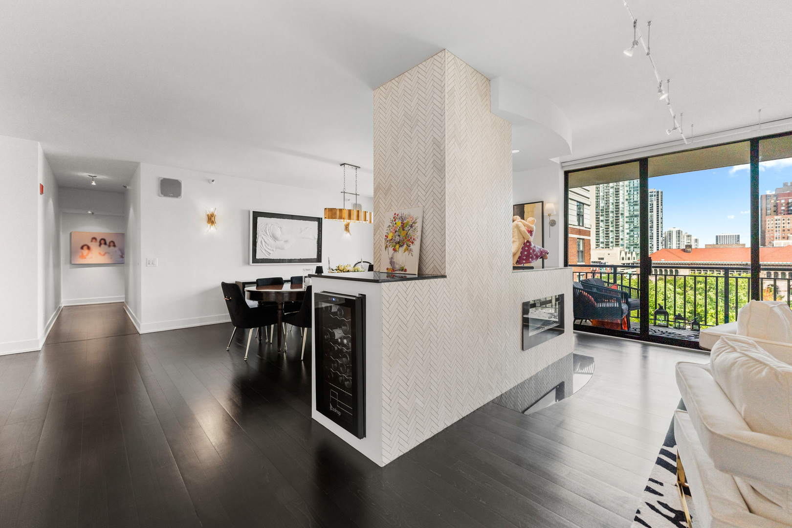 55 W Delaware Place Unit: 1011