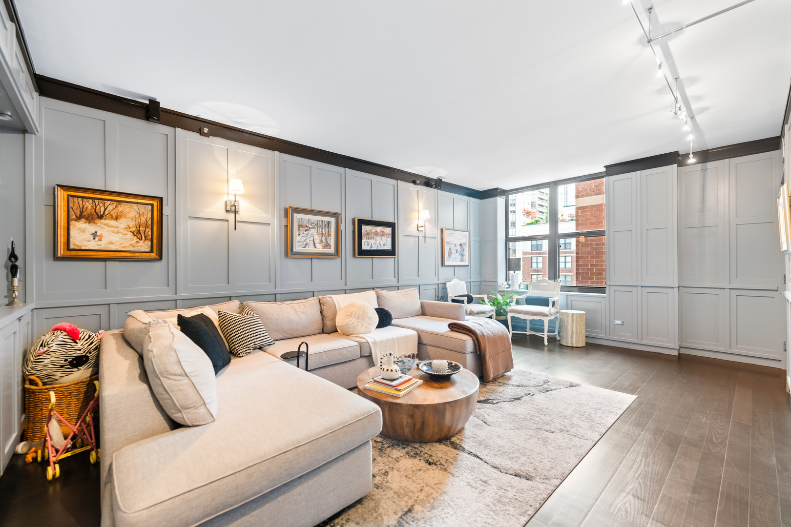 55 W Delaware Place Unit: 1011