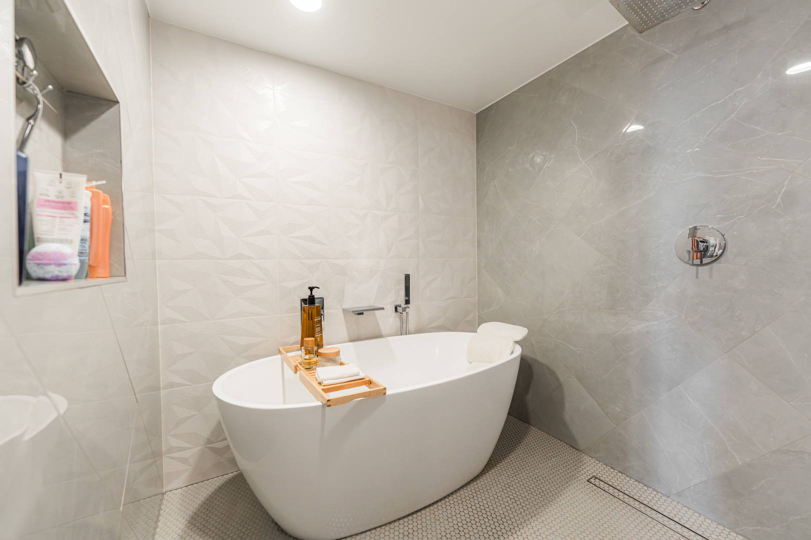 55 W Delaware Place Unit: 1011