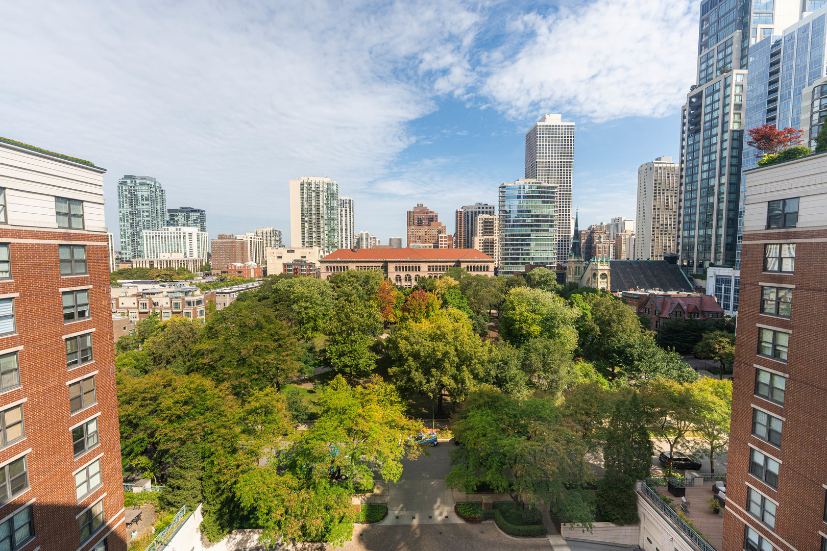 55 W Delaware Place Unit: 1011