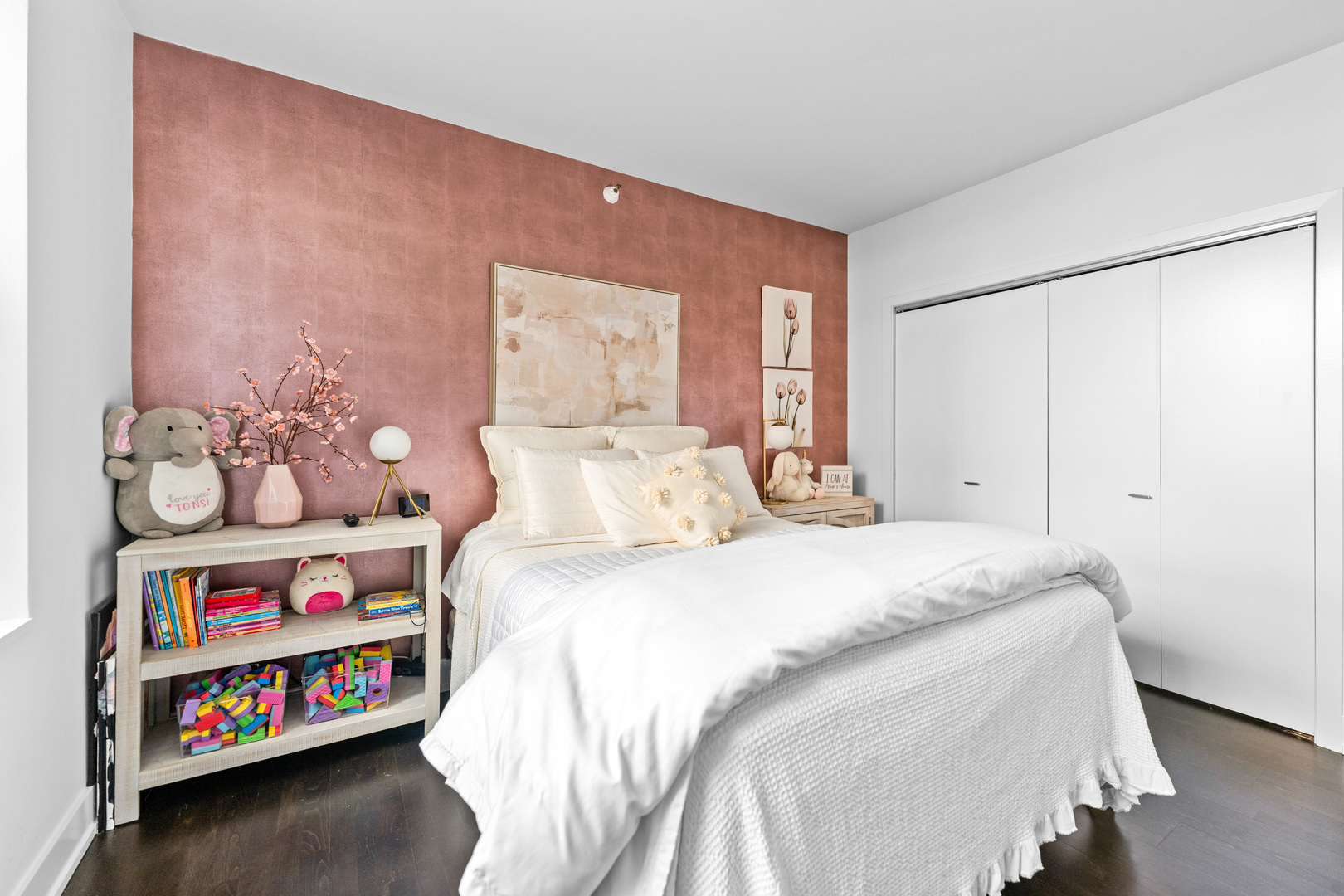 55 W Delaware Place Unit: 1011