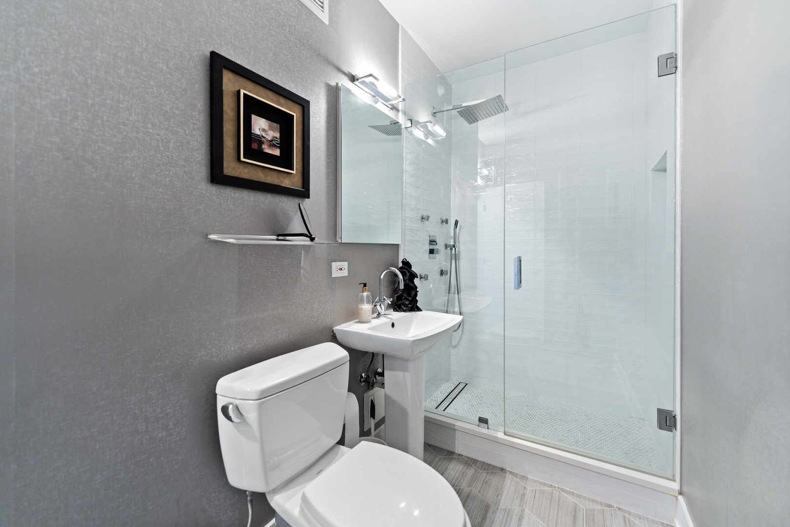 55 W Delaware Place Unit: 1011