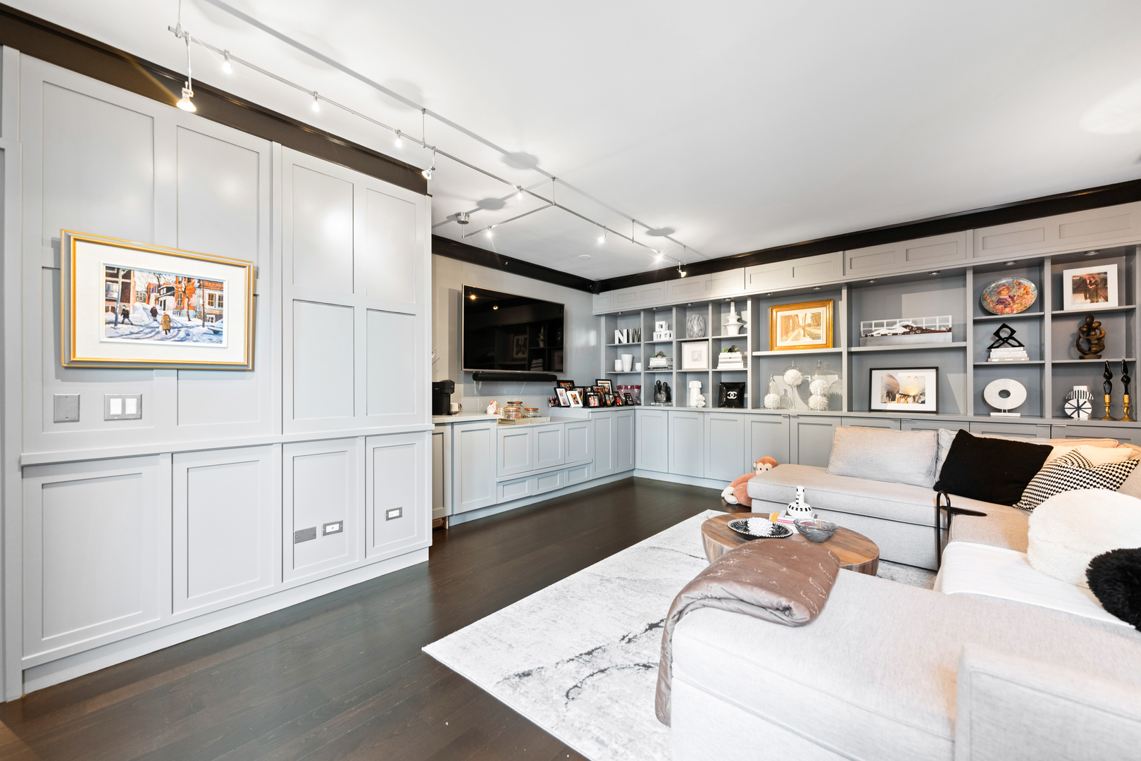 55 W Delaware Place Unit: 1011