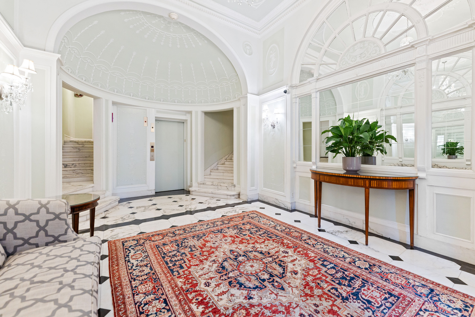 2600 N Lakeview Avenue Unit: 9B