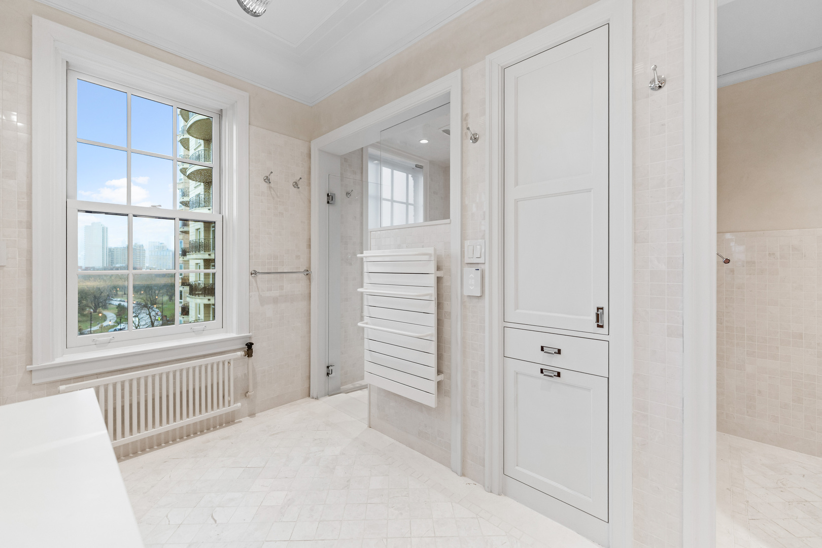 2600 N Lakeview Avenue Unit: 9B