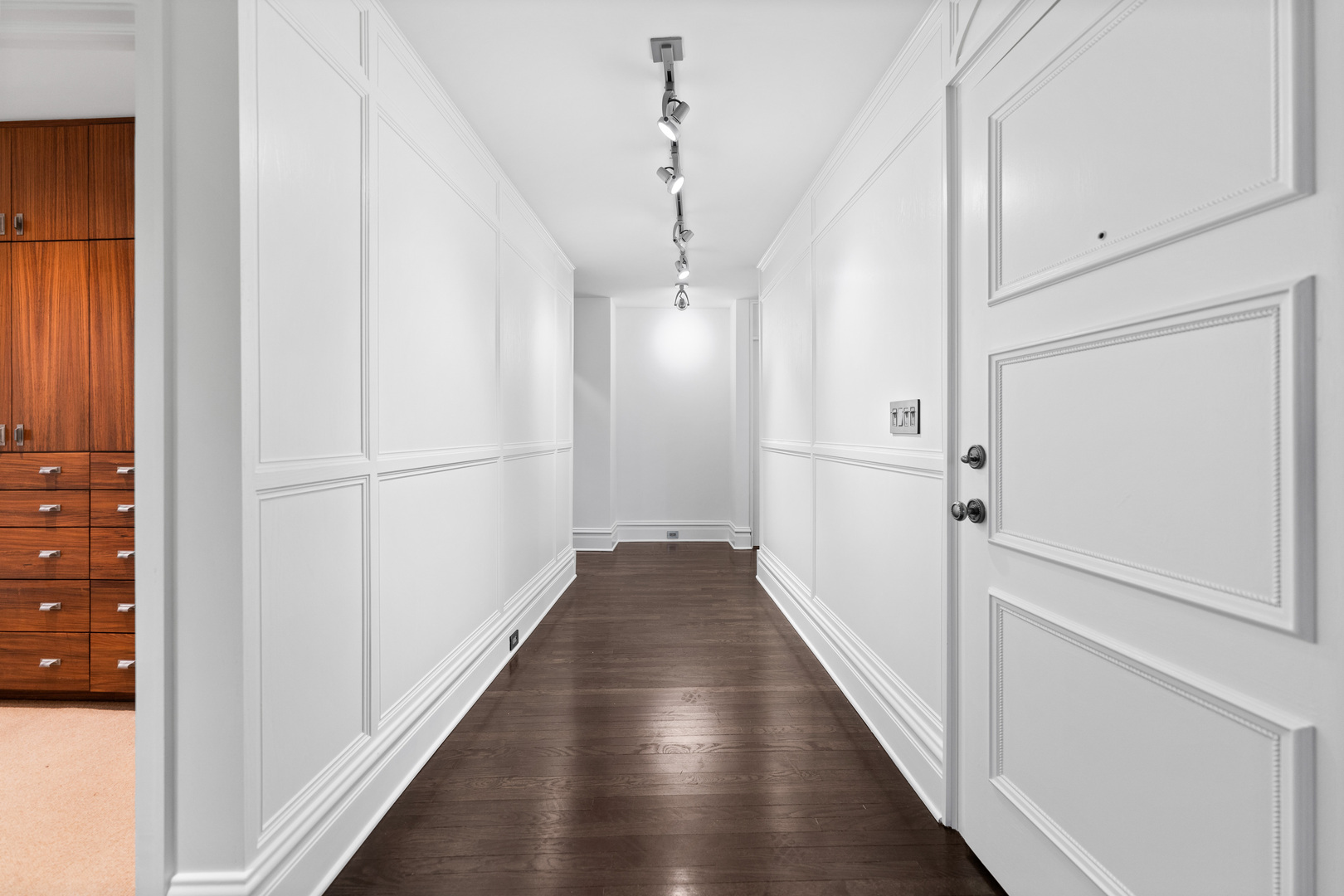 2600 N Lakeview Avenue Unit: 9B