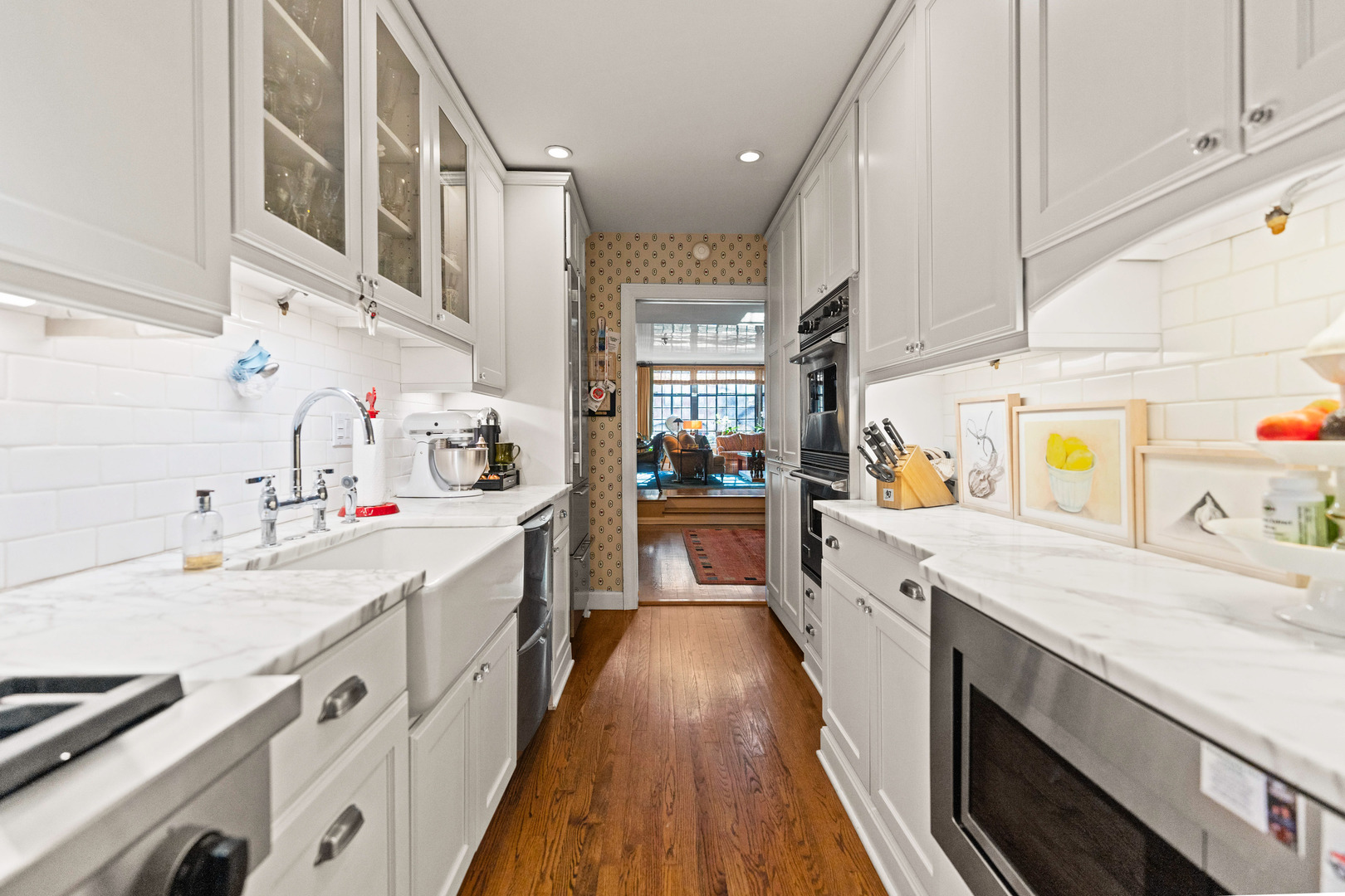 26 E SCOTT Street Unit: 3