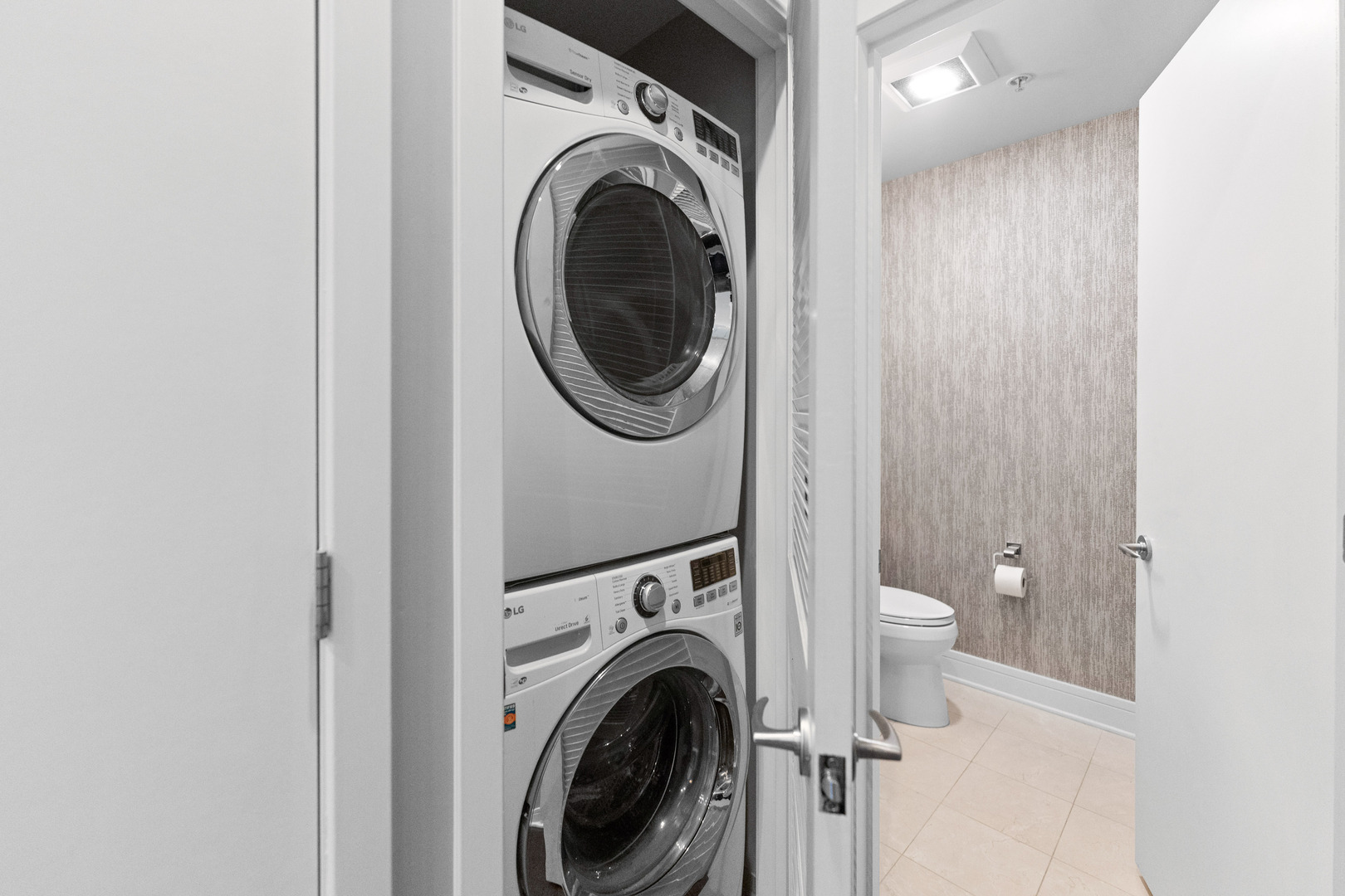 500 W Superior Street Unit: 1508