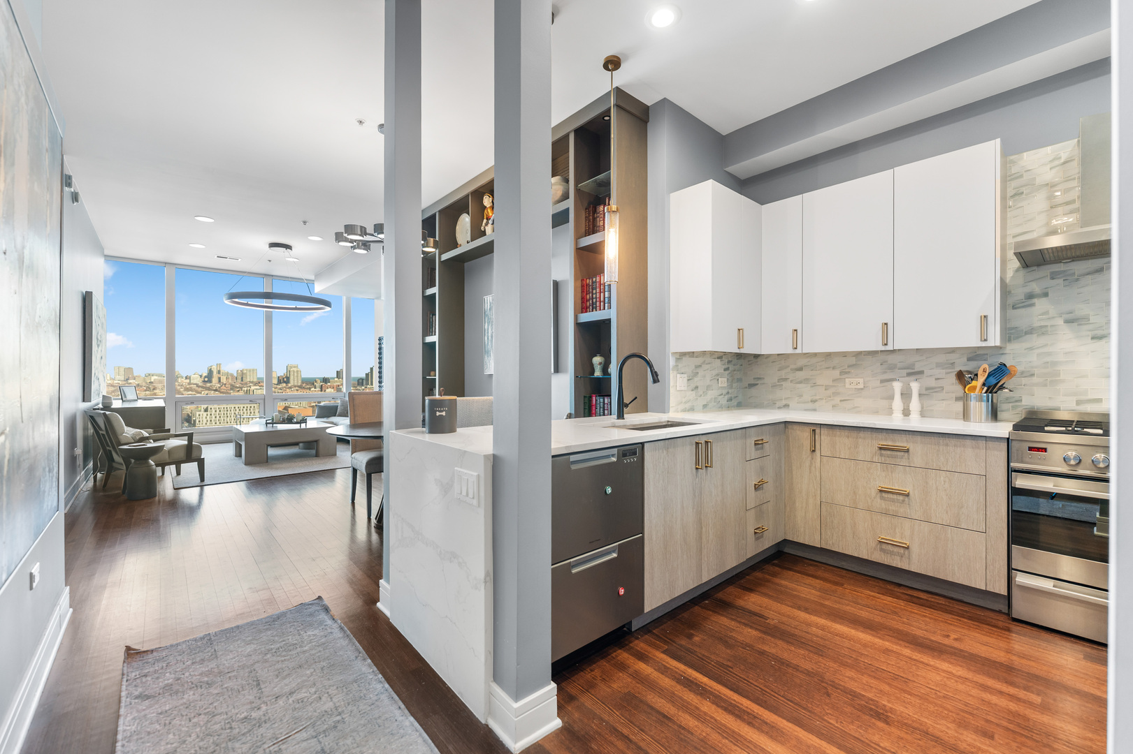 500 W Superior Street Unit: 1508